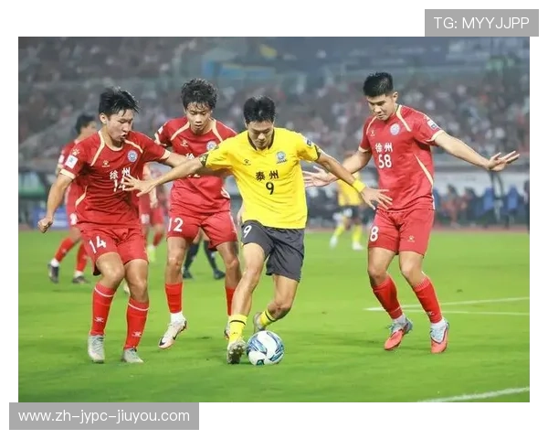 足球比赛中的高空球争夺与头球攻防技术 足球比赛中的高空球争夺与头球攻防技术